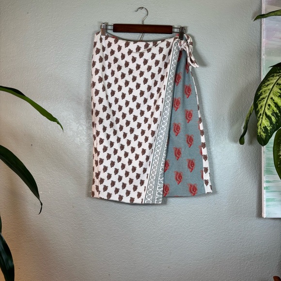 Anthropologie Maeve Cream Blue Bohemian Floral Patterned Faux Wrap Midi Skirt 12 - Picture 2 of 14